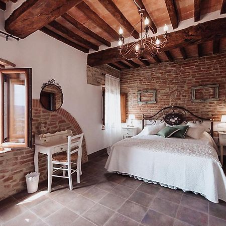 Antica Torre Del Borgo Bed & Breakfast เชร์ตาลโด ภายนอก รูปภาพ