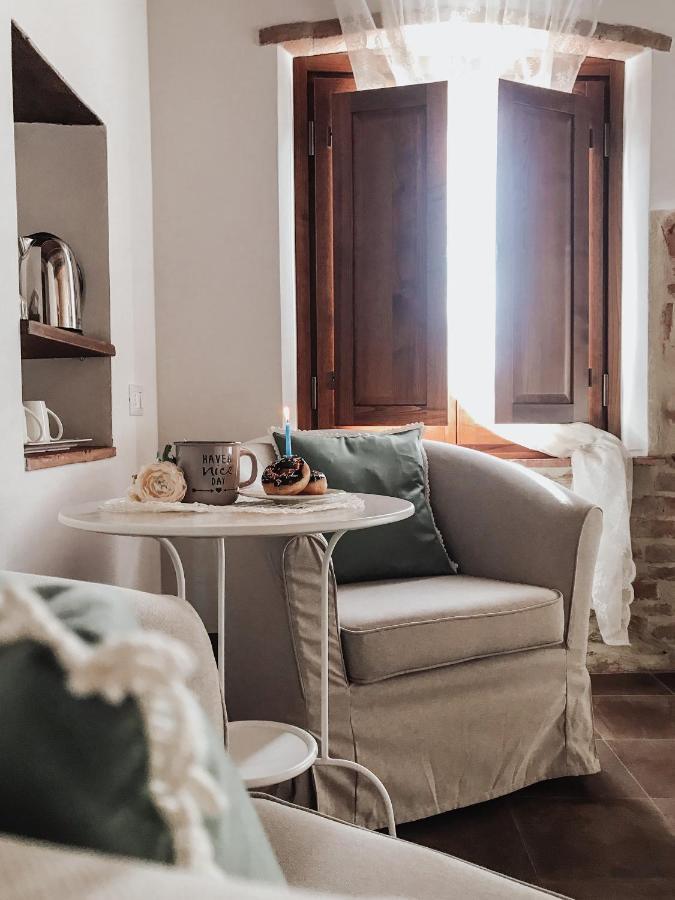 Antica Torre Del Borgo Bed & Breakfast เชร์ตาลโด ภายนอก รูปภาพ