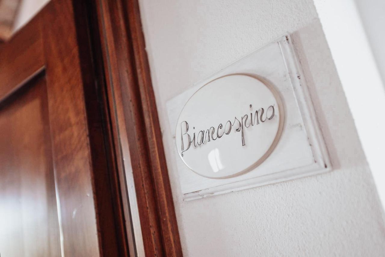 Antica Torre Del Borgo Bed & Breakfast เชร์ตาลโด ภายนอก รูปภาพ