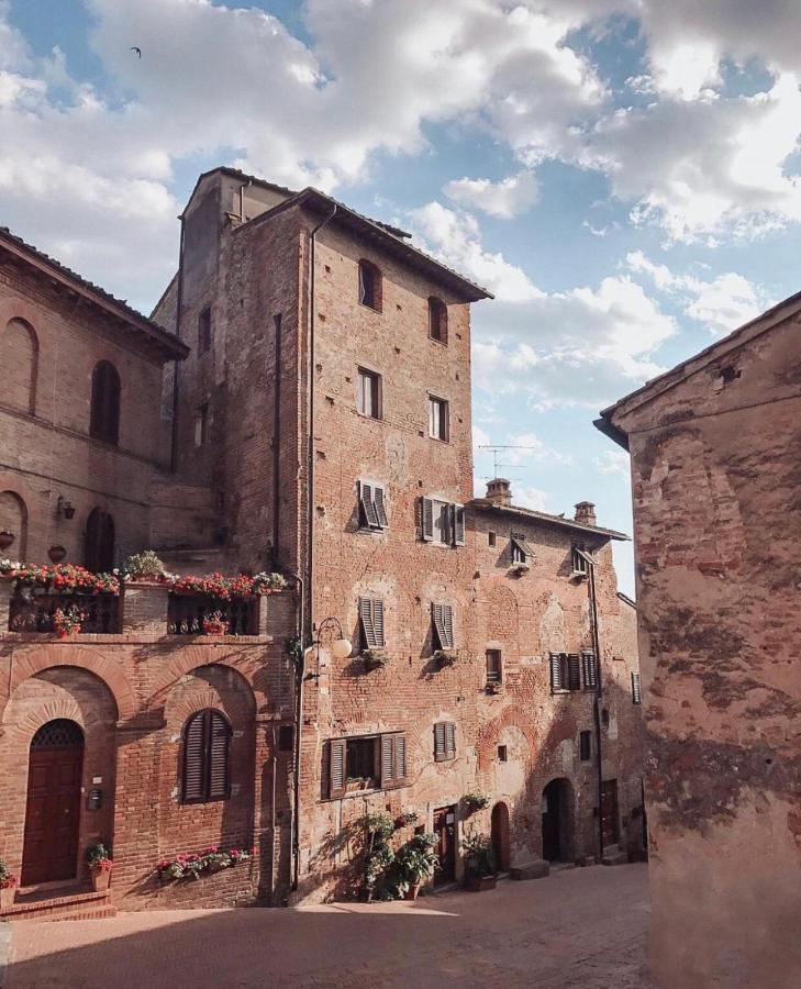 Antica Torre Del Borgo Bed & Breakfast เชร์ตาลโด ภายนอก รูปภาพ