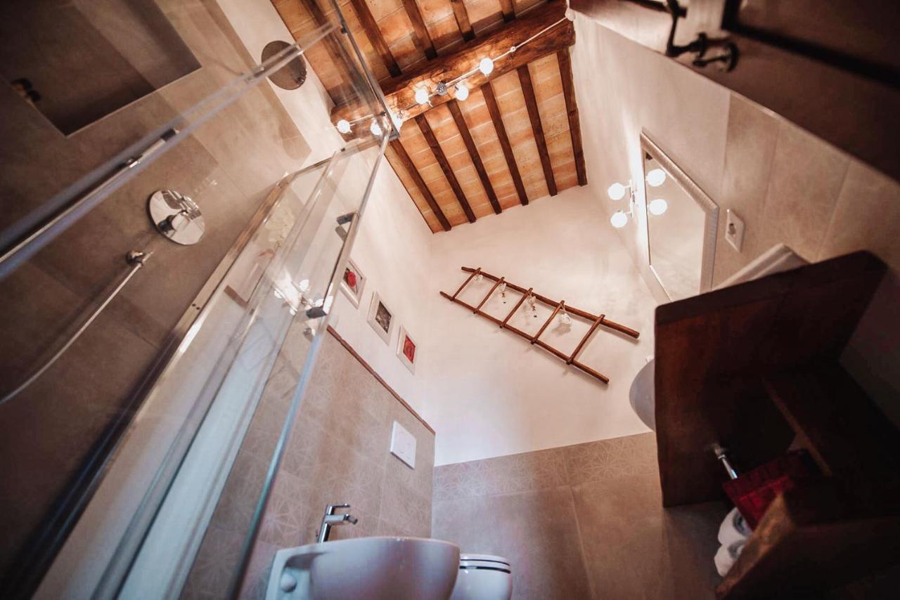 Antica Torre Del Borgo Bed & Breakfast เชร์ตาลโด ภายนอก รูปภาพ