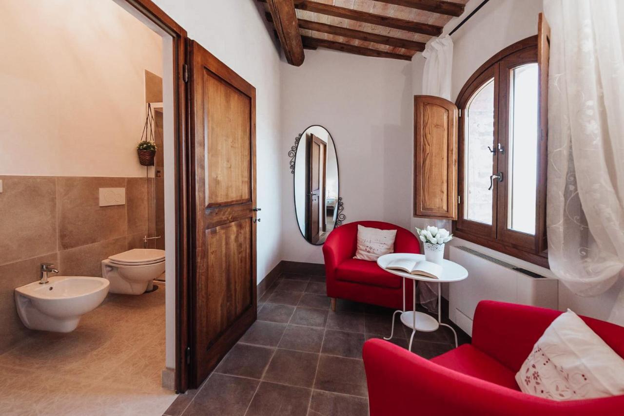 Antica Torre Del Borgo Bed & Breakfast เชร์ตาลโด ภายนอก รูปภาพ