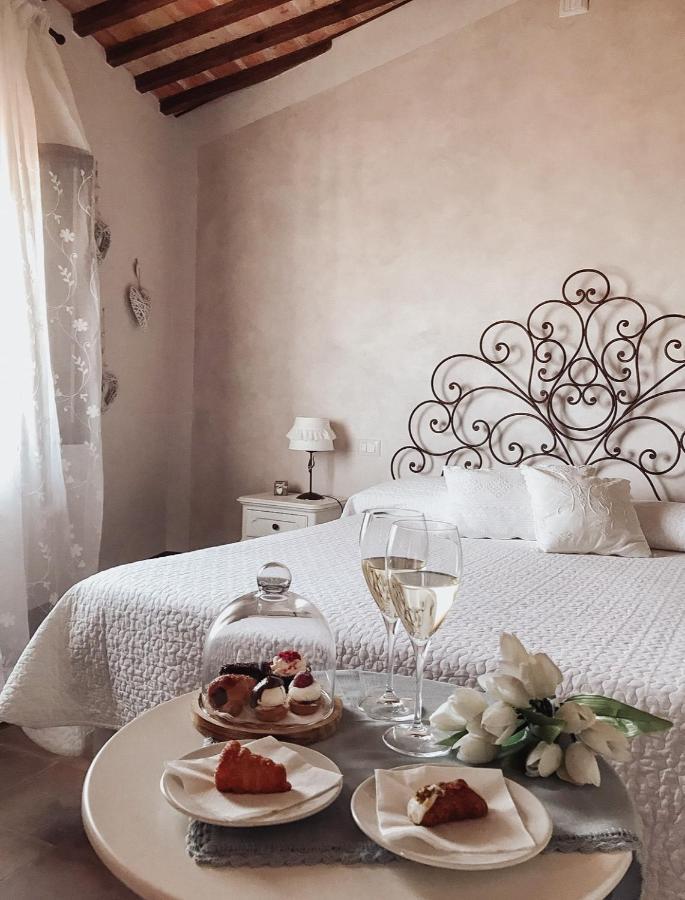 Antica Torre Del Borgo Bed & Breakfast เชร์ตาลโด ภายนอก รูปภาพ