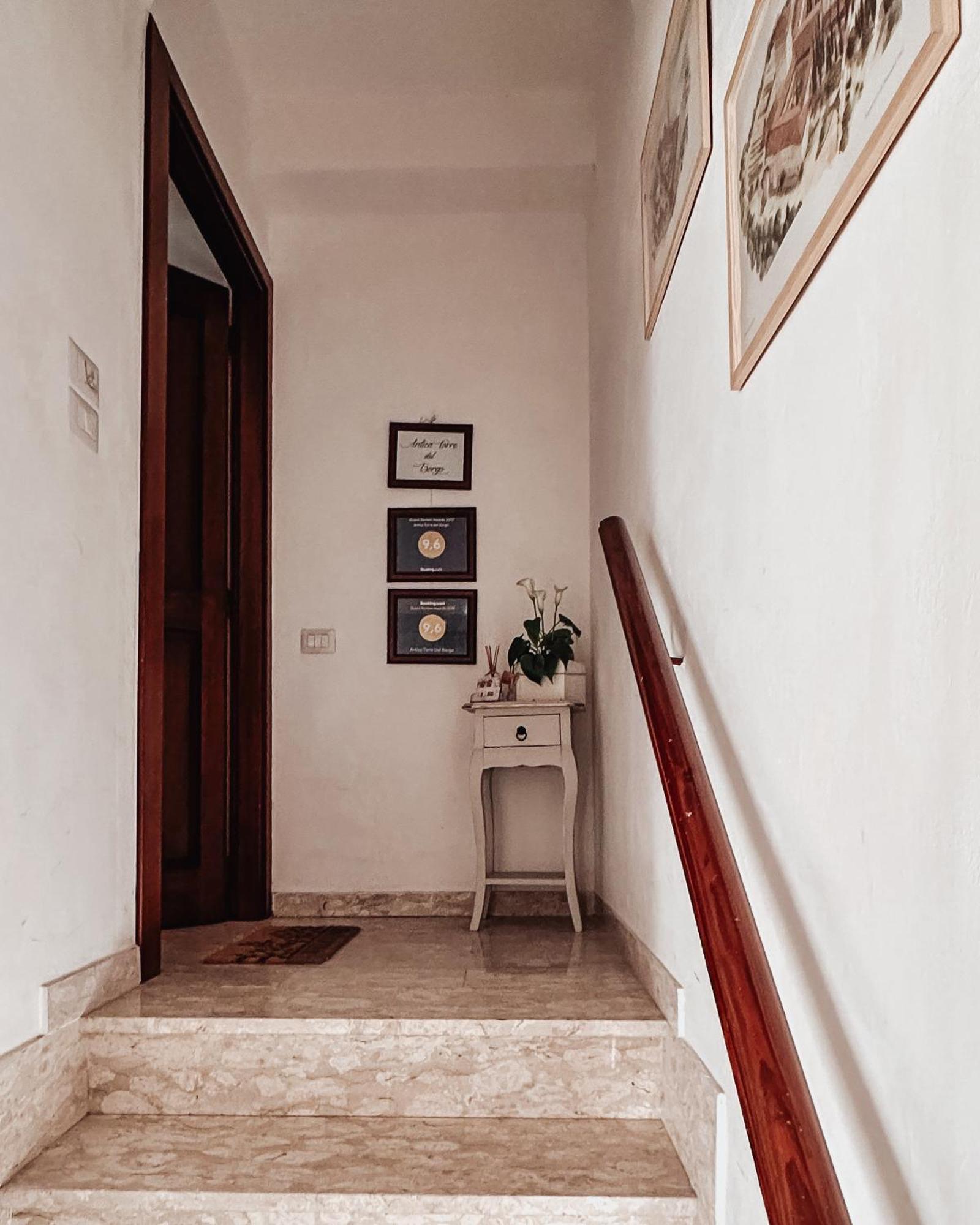 Antica Torre Del Borgo Bed & Breakfast เชร์ตาลโด ภายนอก รูปภาพ