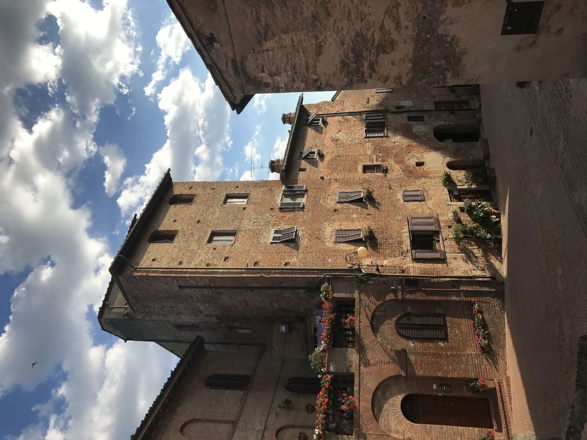 Antica Torre Del Borgo Bed & Breakfast เชร์ตาลโด ภายนอก รูปภาพ